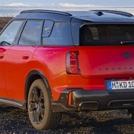 MINI カントリーマン 新型の「カントリーマンS ALL4」の「JCW」仕様