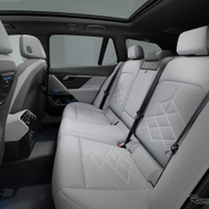 BMW i5ツーリング