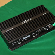 「パワーアンプ内蔵DSP」の一例（アークオーディオ・PS8-50）。