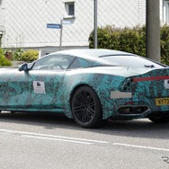 アストンマーティン DBS 後継 V12スーパーカーのプロトタイプ（スクープ写真）