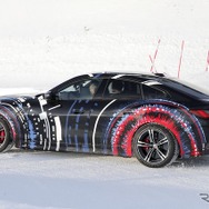 4つのモーターを搭載したBMWの超高性能EVのプロトタイプ（スクープ写真）