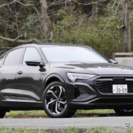 アウディ Q8スポーツバック 55 e-tron