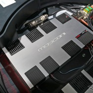 パワーアンプにはモスコニの4チャンネルモデルであるZERO4を2台チョイス。クセのないスムーズサウンドを表現する。