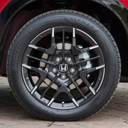 ホンダ ヴェゼル スポーツスタイル（ホンダアクセス 純正アクセサリーパーツ装着車）