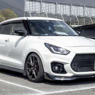 スズキ スイフト×グラムライツ57FX　205/40R18