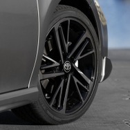 トヨタ カムリ 新型 (XSE)