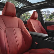 トヨタ カムリ 新型 (XSE)