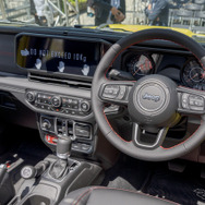 アンリミテッドルビコンの運転席。