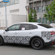 シトロエン e-C4 X 改良新型プロトタイプ（スクープ写真）