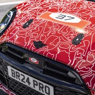 MINI ハッチバック 新型の「JCW」のプロトタイプ