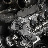ランボルギーニの新型スーパーカーのV8ツインターボ