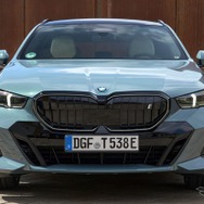 BMW i5 ツーリングの「eDrive40」
