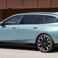 BMW i5 ツーリングの「eDrive40」