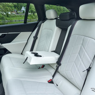 BMW i5 ツーリングの「eDrive40」