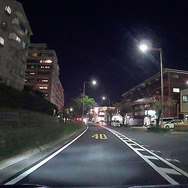 光量の少ない夜間・トンネルなどの場所でも、鮮明でクリアな映像を記録