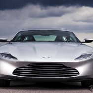 アストンマーティン DB10