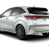日産 ノートオーラ 90th Anniversary