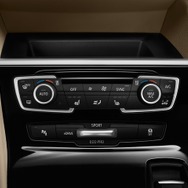 BMW 225xeアクティブ ツアラー