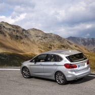 BMW 225xeアクティブ ツアラー