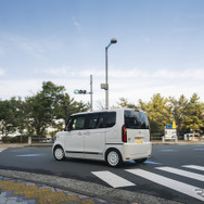 Honda新型N-BOX純正アクセサリー装着車