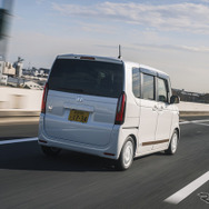 Honda新型N-BOX純正アクセサリー装着車