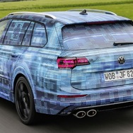 フォルクスワーゲン・ゴルフR 改良新型のプロトタイプ