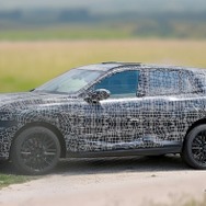 BMW iX5 次期型プロトタイプとみられる車両（スクープ写真）