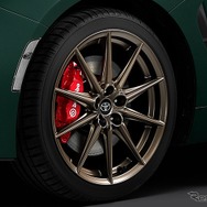 215/40R18タイヤ＆18x7 1/2Jアルミホイール（ブロンズ塗装／センターオーナメント付）