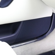 ドアのスピーカー取り付け位置にユートピアMのミッドバスであるWM6が取り付けられている。こちらもインナー取り付けにこだわる。