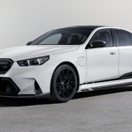 BMW M5 新型の「Mパフォーマンスパーツ」