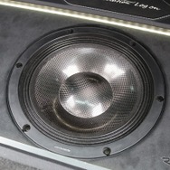 サブウーファーにはフロントスピーカー同様カロッツェリアのRSをチョイス。安定のモデルで余裕の低音を響かせる。
