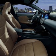 メルセデスベンツ CLA 180 Night Edition