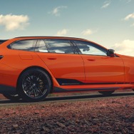 BMWM 5ツーリング 新型の「Mパフォーマンスパーツ」装着車