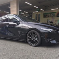 テイン フレックスZ マツダ・MAZDA3ファストバック装着例（ダウン量：フロント 40mmダウン / リア 40mmダウン）