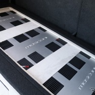 選んだパワーアンプはモスコニZERO4×3台。イートンコア3ウェイとサブウーファーをすべて〃パワーアンプでドライブする。