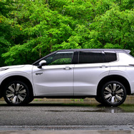 三菱アウトランダーPHEV