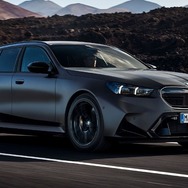 BMW M5ツーリング 新型