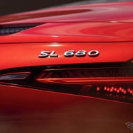 メルセデス・マイバッハSL680モノグラムシリーズ（レッドアンビエンス）