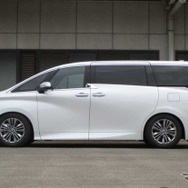 タナベ・サステックプロZT40　アルファード装着例（推奨車高：フロント 45mmダウン / リア 40mmダウン）