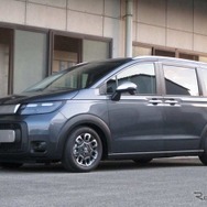 サステックDF210　ホンダ・フリード装着例（フロント：24mmダウン / リア：32mmダウン）