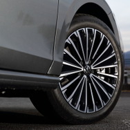 VW パサート 新型（eハイブリッド エレガンス）