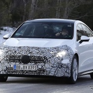 メルセデスベンツ CLA  次期型、ICE搭載仕様のプロトタイプ