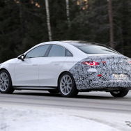 メルセデスベンツ CLA  次期型、ICE搭載仕様のプロトタイプ