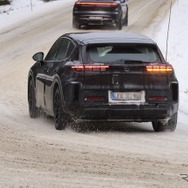 ポルシェ カイエン 次期型EV仕様のプロトタイプ