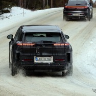 ポルシェ カイエン 次期型EV仕様のプロトタイプ