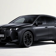 BMW『iX』改良新型の「M70 xDrive」