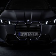BMW『iX』改良新型の「M70 xDrive」