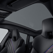 BMW『iX』改良新型の「M70 xDrive」