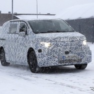 メルセデスベンツ VクラスEV 新型のプロトタイプ