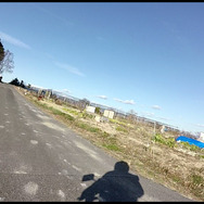 バイクに取り付けて撮影した映像。画面左下に写り込んでいるのはヘッドライトだ。